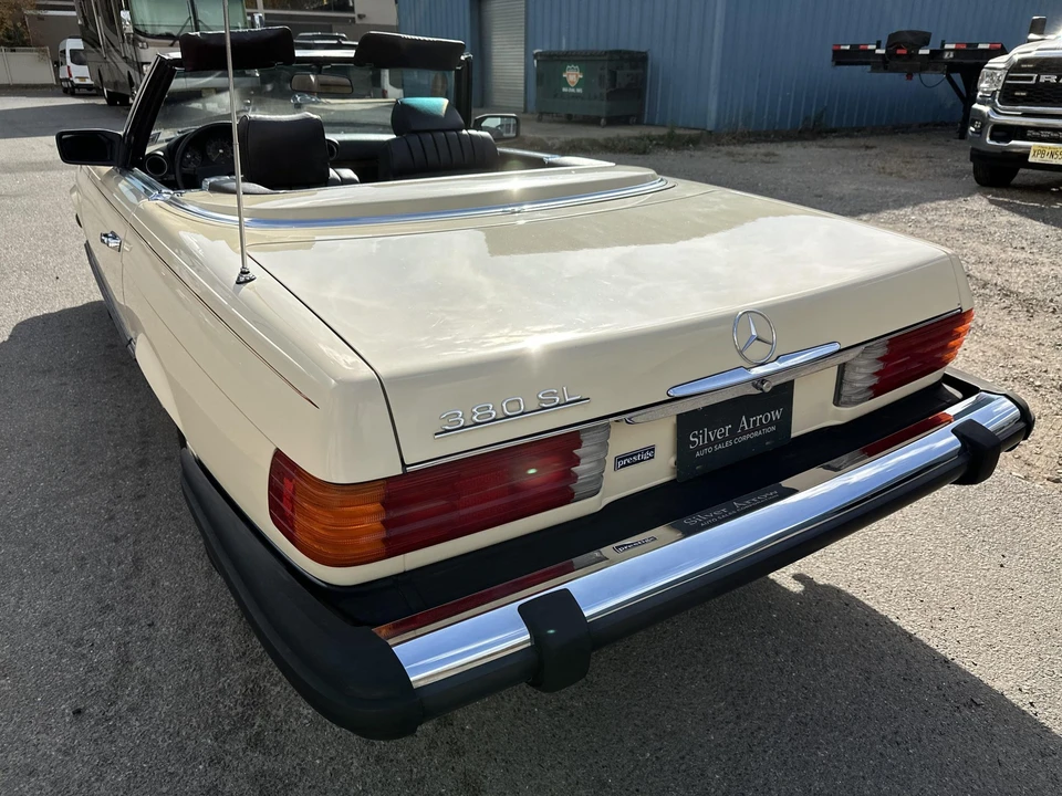 1982 Mercedes-Benz R107 SL-Class - Image 7 of 31