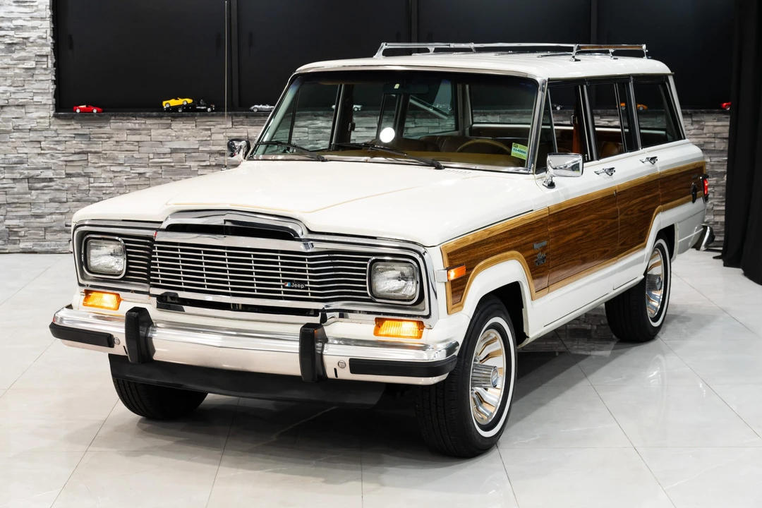 1983 Jeep SJ Wagoneer - Image 15 of 31