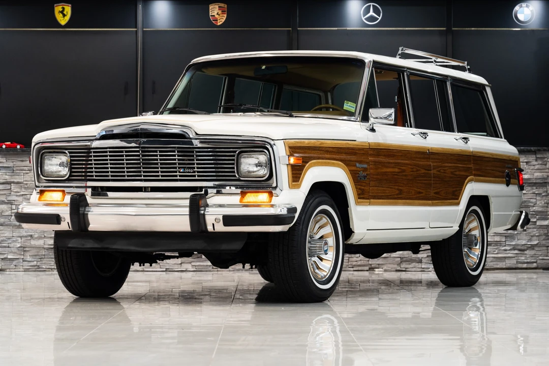 1983 Jeep SJ Wagoneer - Image 10 of 31