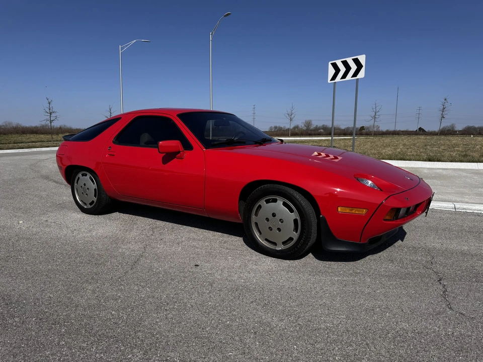 1983 Porsche 928 S - Image 26 of 31