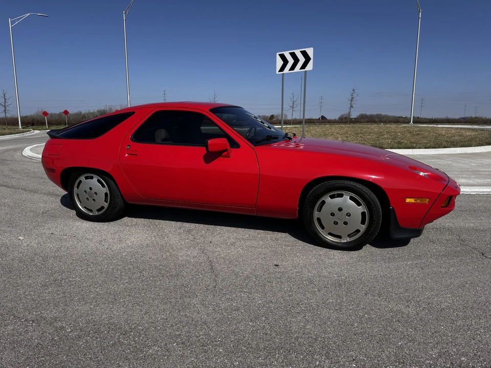 1983 Porsche 928 S - Image 25 of 31