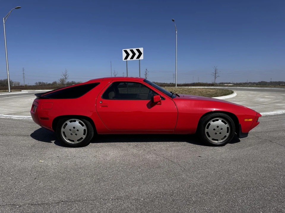 1983 Porsche 928 S - Image 22 of 31