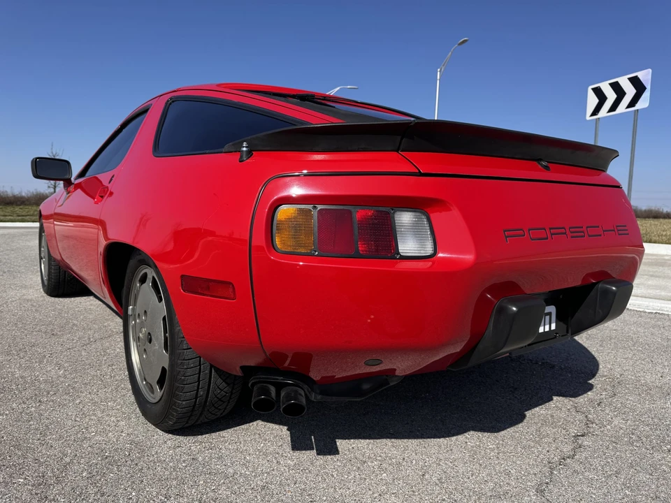1983 Porsche 928 S - Image 11 of 31
