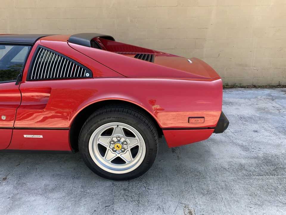 1985 Ferrari 308 GTS QV - Image 28 of 31