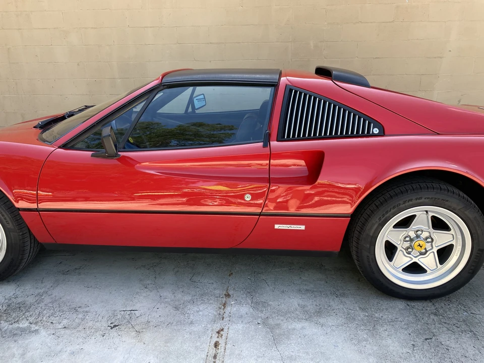 1985 Ferrari 308 GTS QV - Image 27 of 31