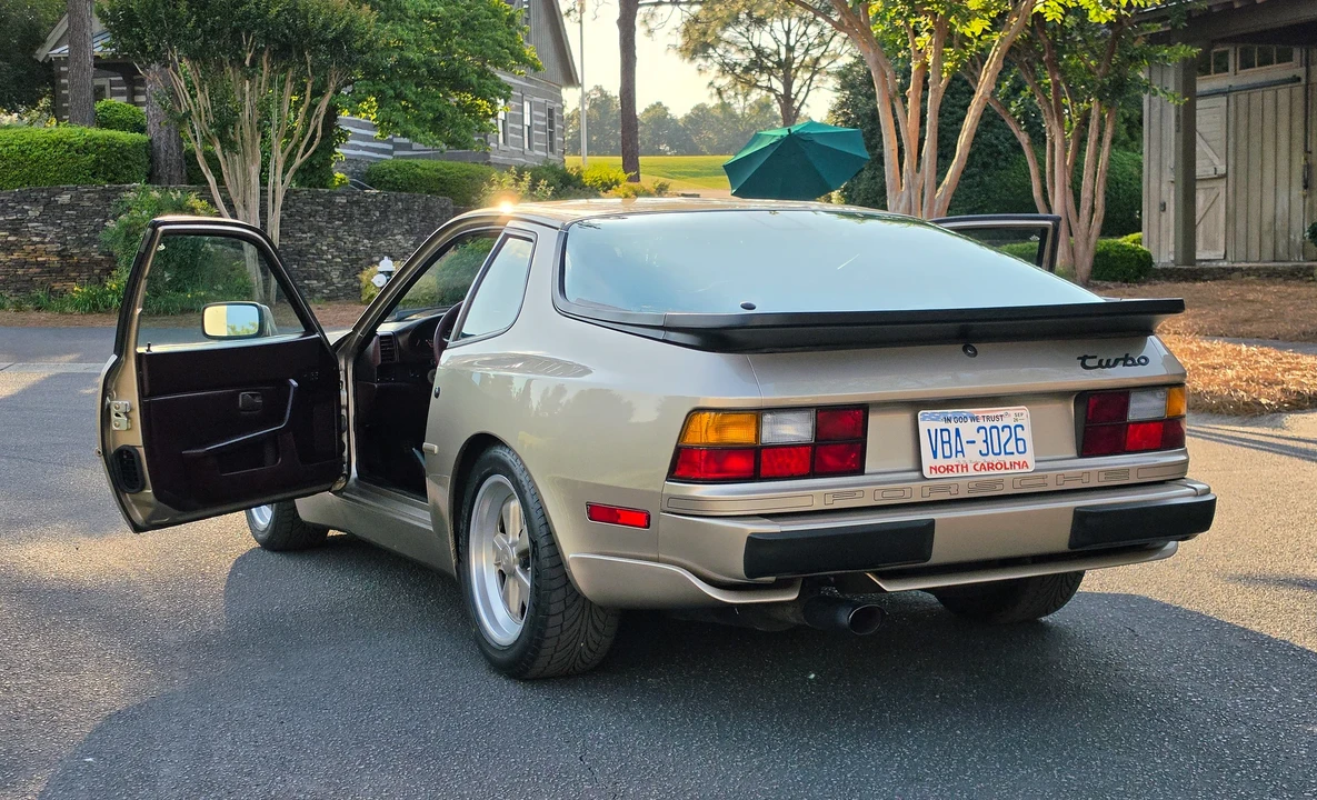1986 Porsche 944 Turbo - Image 7 of 31