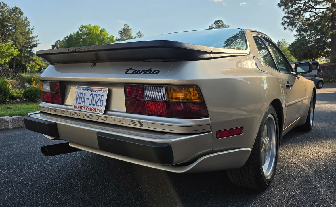 1986 Porsche 944 Turbo - Image 16 of 31