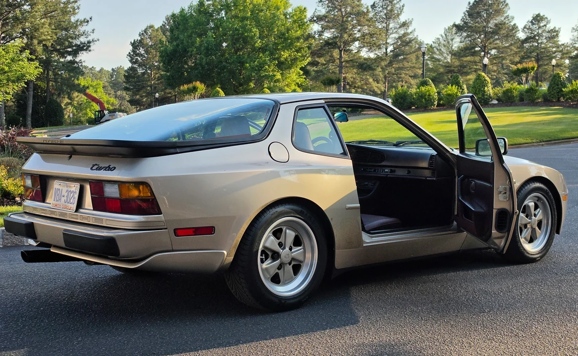 1986 Porsche 944 Turbo - Image 19 of 31