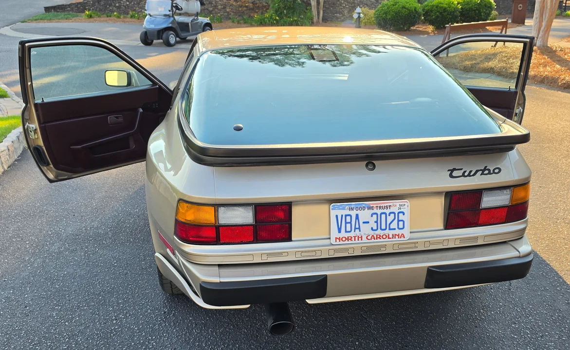 1986 Porsche 944 Turbo - Image 9 of 31