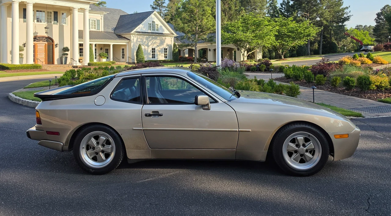 1986 Porsche 944 Turbo - Image 24 of 31