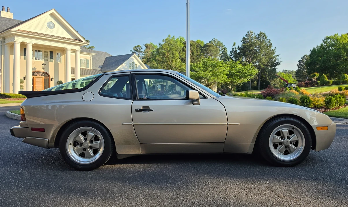 1986 Porsche 944 Turbo - Image 22 of 31