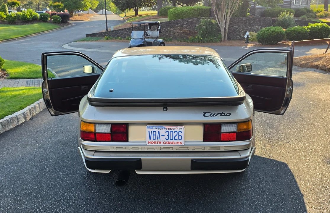 1986 Porsche 944 Turbo - Image 10 of 31