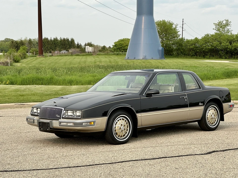1987 Buick Riviera 4th-7th Gen - Image 2 of 31