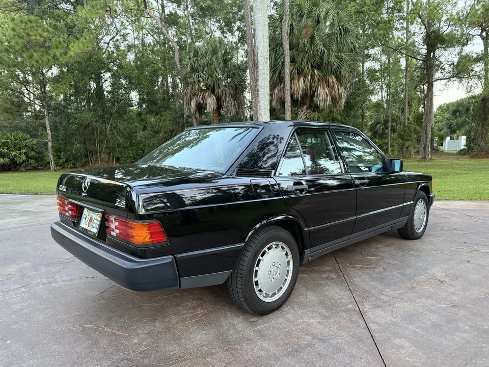 1987 Mercedes-Benz 190E - Image 11 of 31