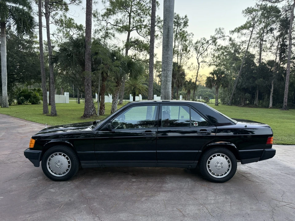 1987 Mercedes-Benz 190E - Image 21 of 31