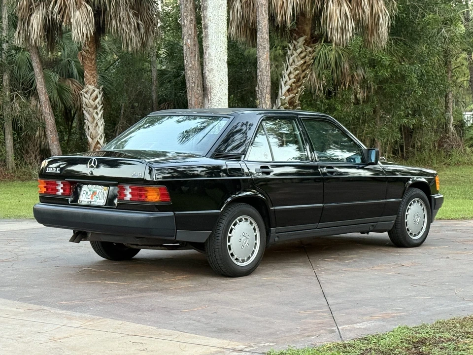 1987 Mercedes-Benz 190E - Image 10 of 31