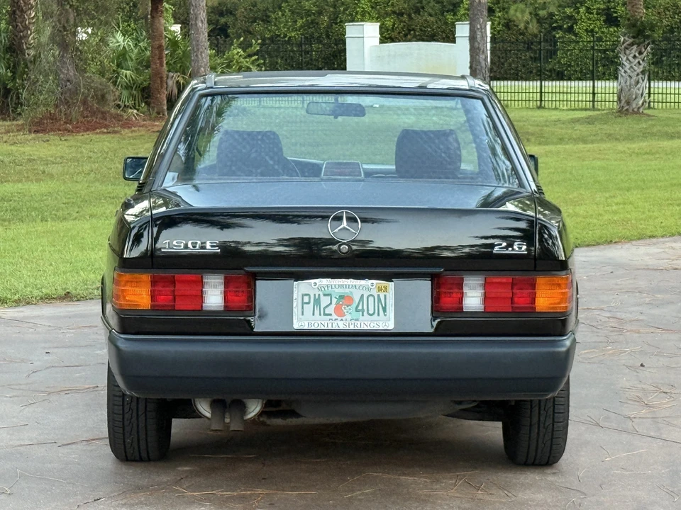 1987 Mercedes-Benz 190E - Image 7 of 31