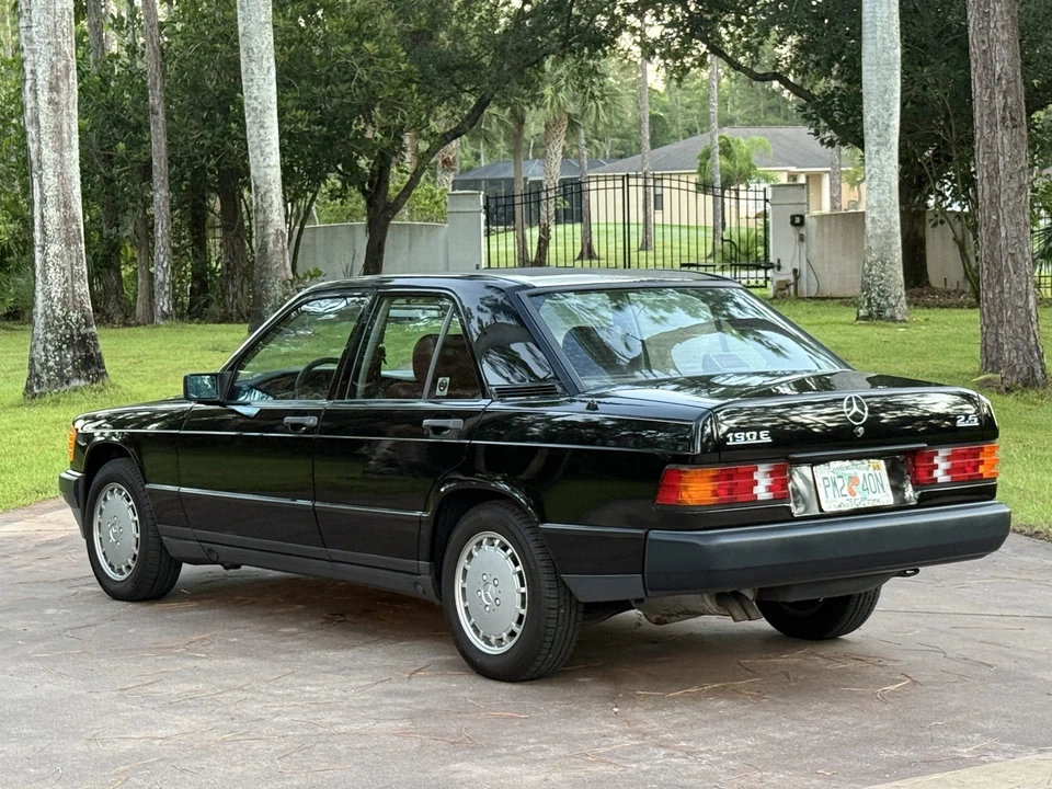 1987 Mercedes-Benz 190E - Image 6 of 31