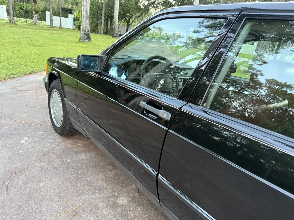 1987 Mercedes-Benz 190E - Image 26 of 31