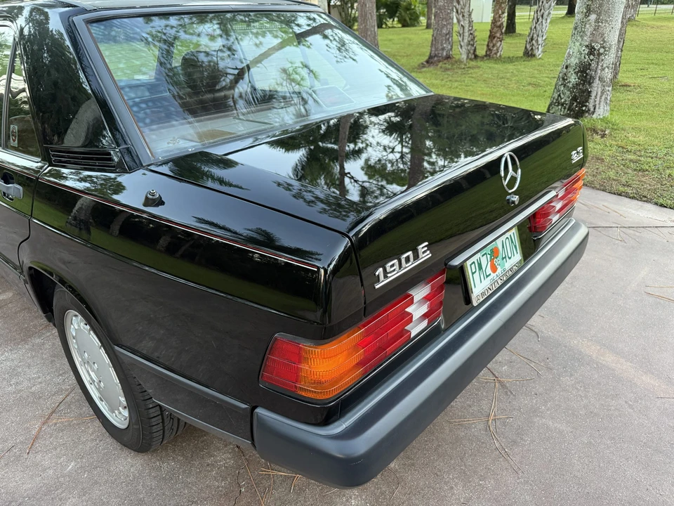 1987 Mercedes-Benz 190E - Image 23 of 31