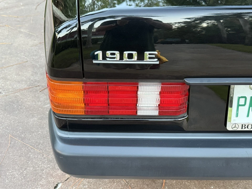 1987 Mercedes-Benz 190E - Image 29 of 31
