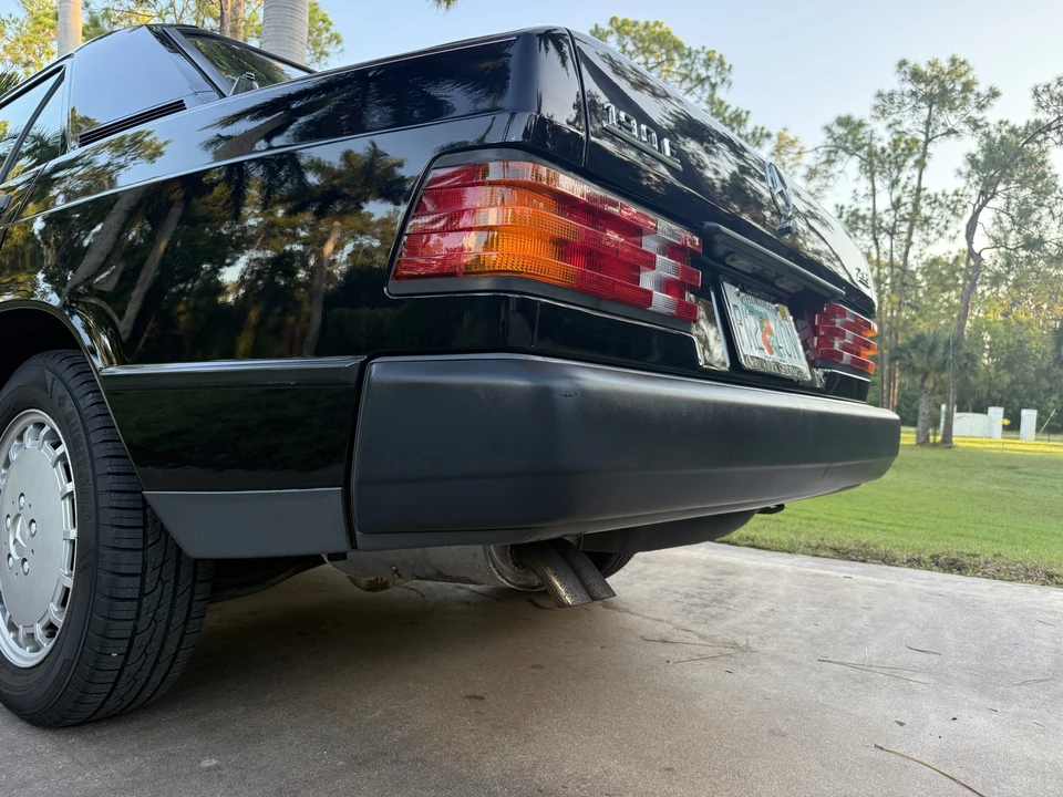 1987 Mercedes-Benz 190E - Image 22 of 31
