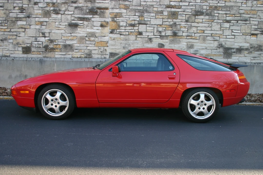1987 Porsche 928 S4 - Image 8 of 31