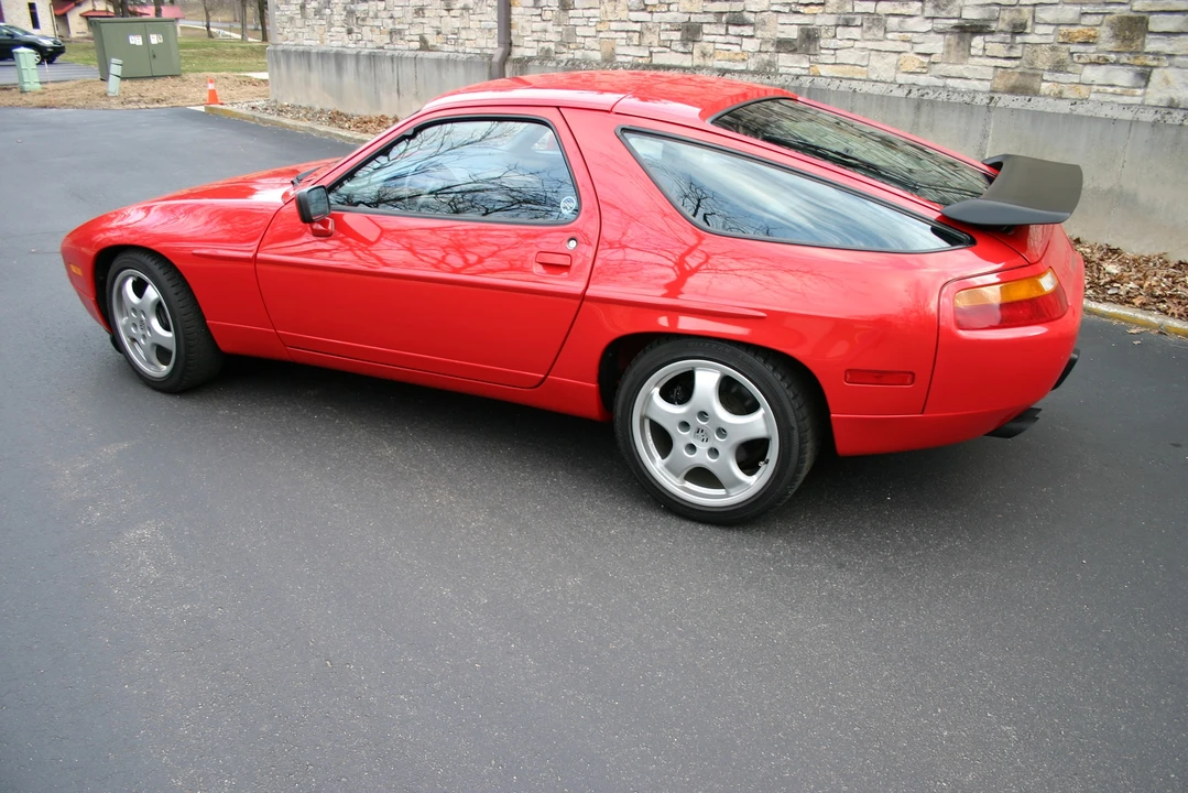 1987 Porsche 928 S4 - Image 11 of 31