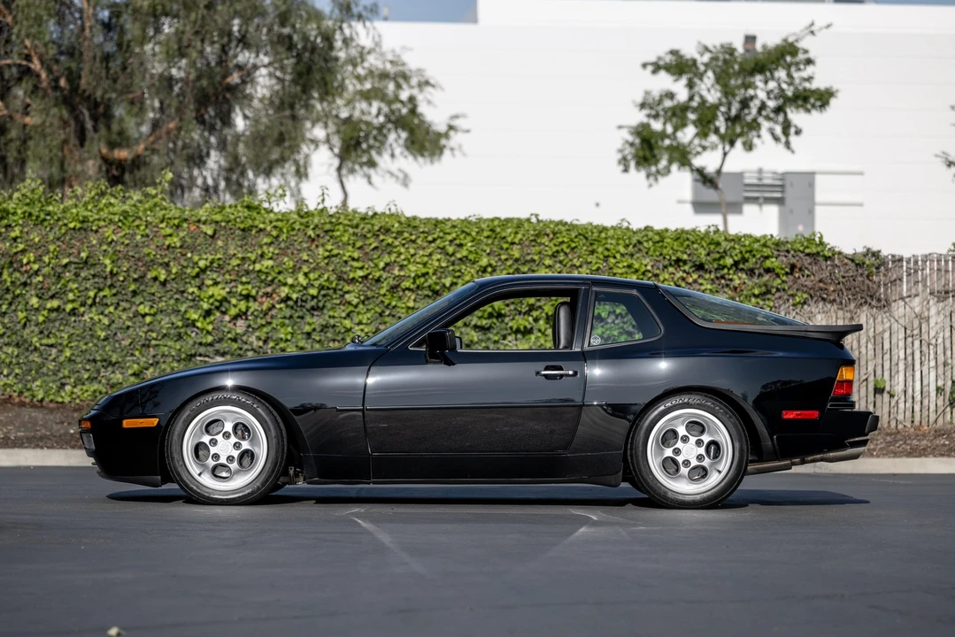1987 Porsche 944 Turbo - Image 24 of 31