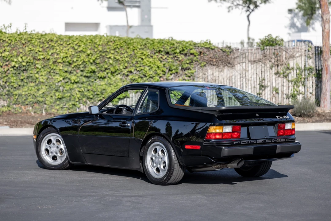1987 Porsche 944 Turbo - Image 26 of 31