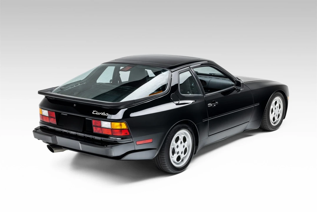 1987 Porsche 944 Turbo - Image 13 of 31