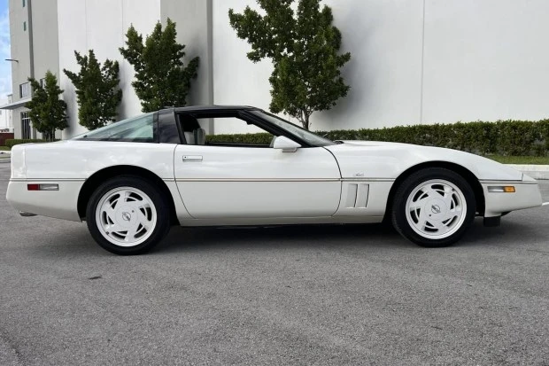 1988 Chevrolet Corvette C4 - Image 3 of 9