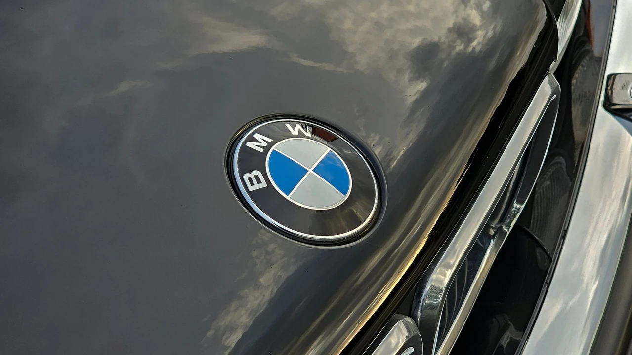1989 BMW E32 7 Series - Image 25 of 31
