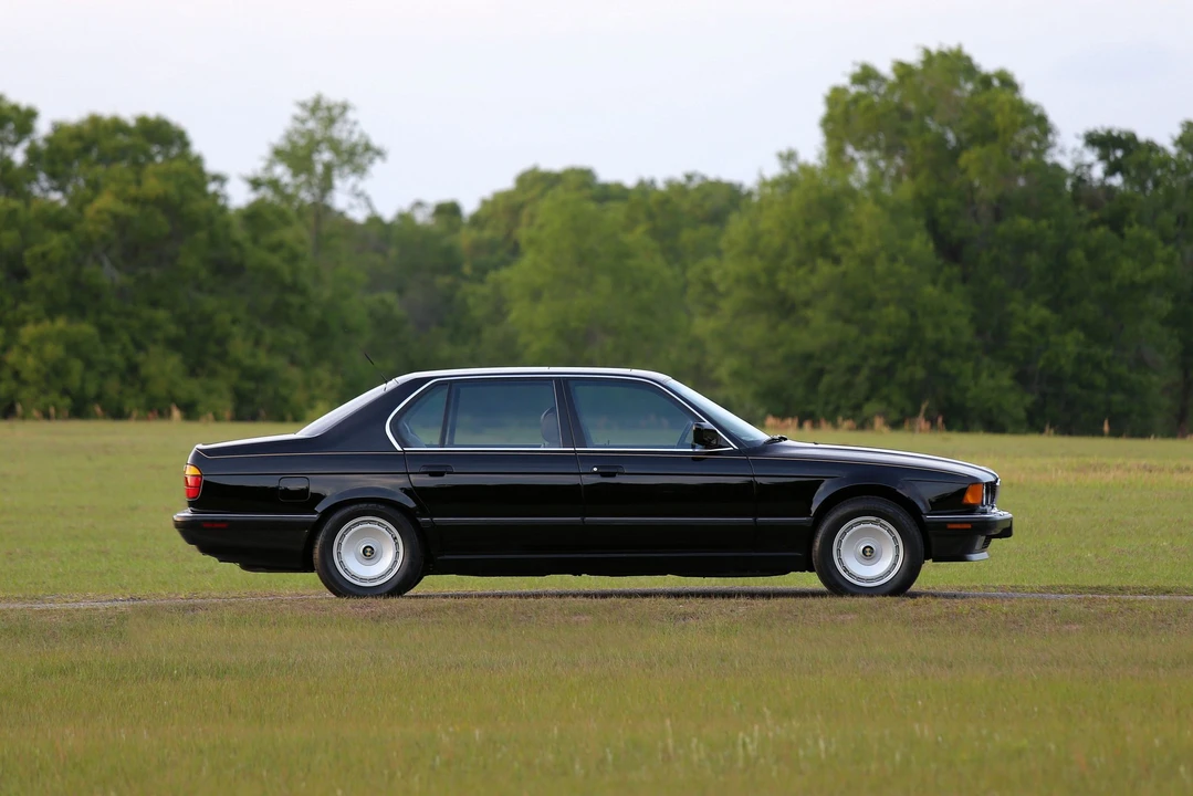 1989 BMW E32 7 Series - Image 13 of 31