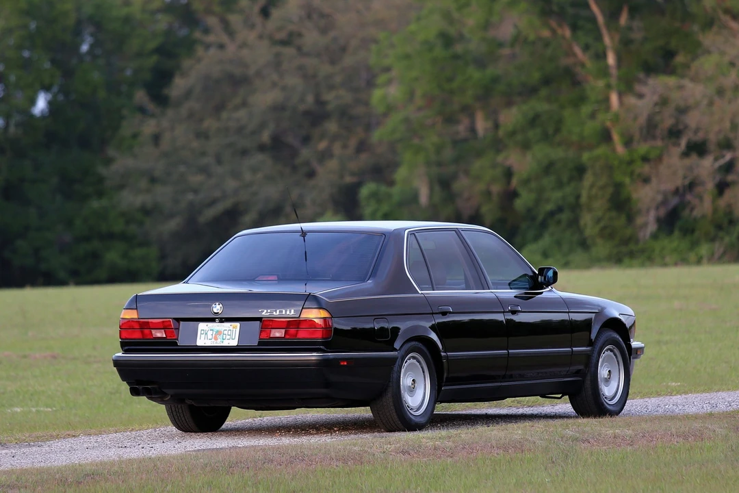 1989 BMW E32 7 Series - Image 10 of 31