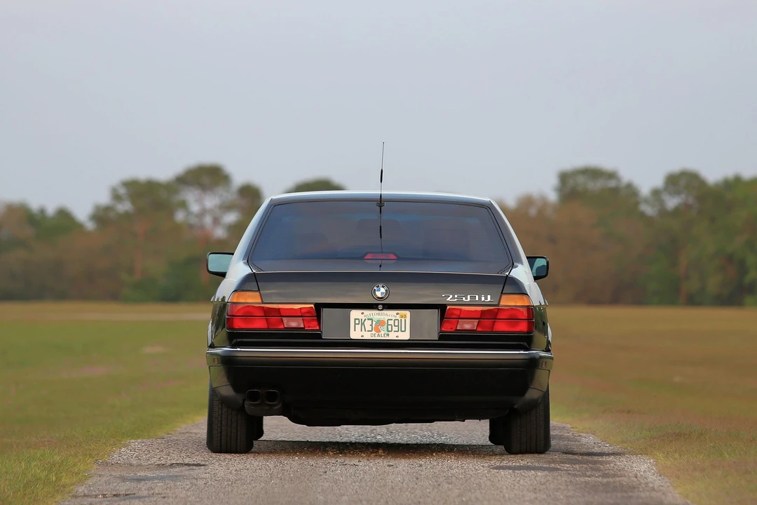 1989 BMW E32 7 Series - Image 8 of 31