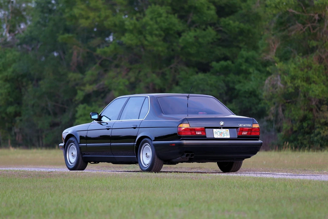1989 BMW E32 7 Series - Image 7 of 31