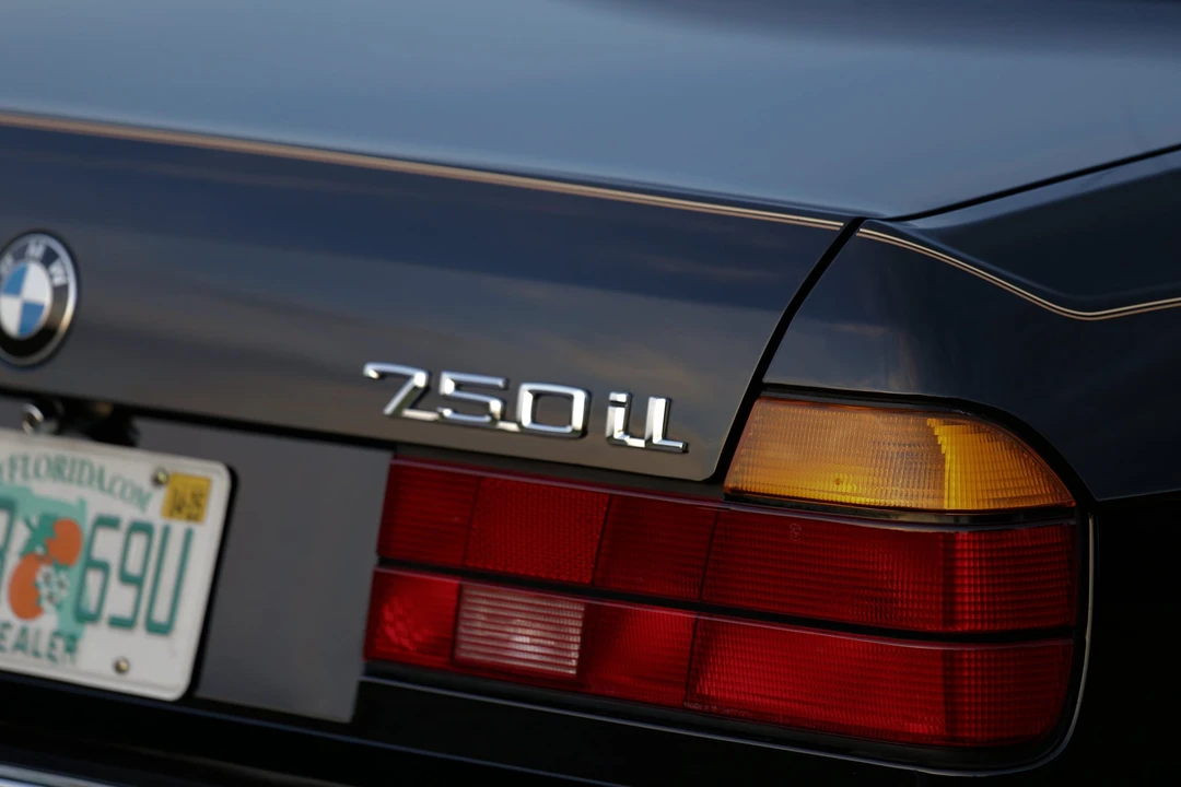 1989 BMW E32 7 Series - Image 27 of 31