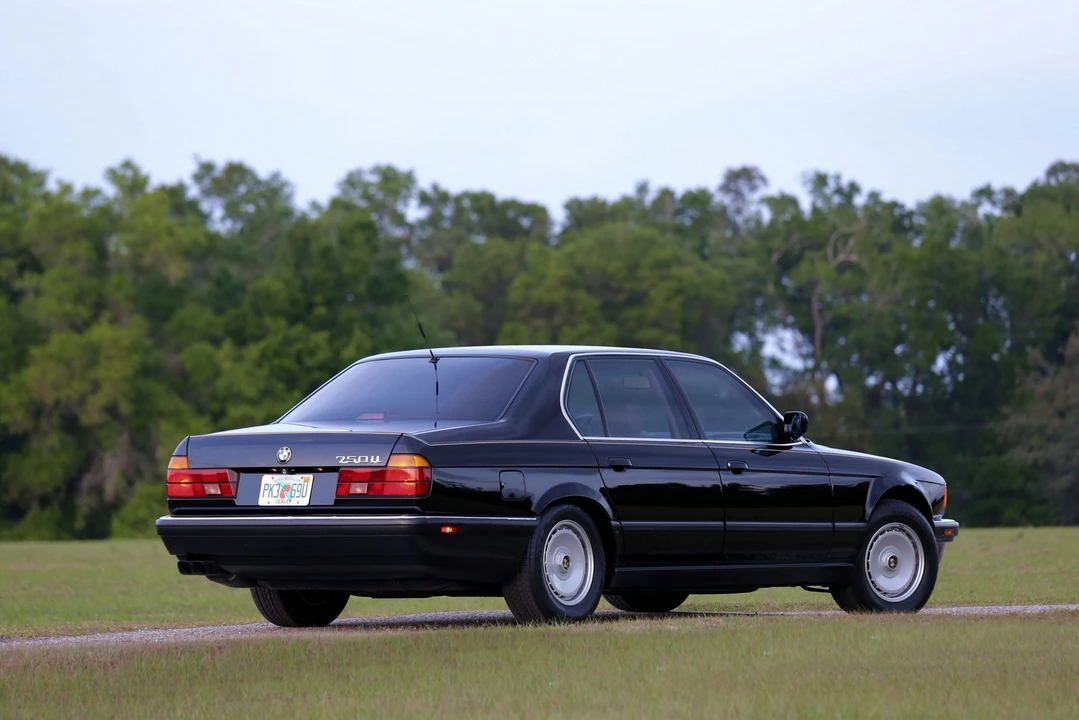 1989 BMW E32 7 Series - Image 11 of 31