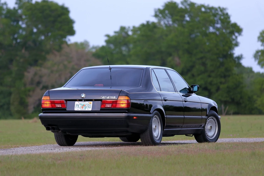 1989 BMW E32 7 Series - Image 9 of 31