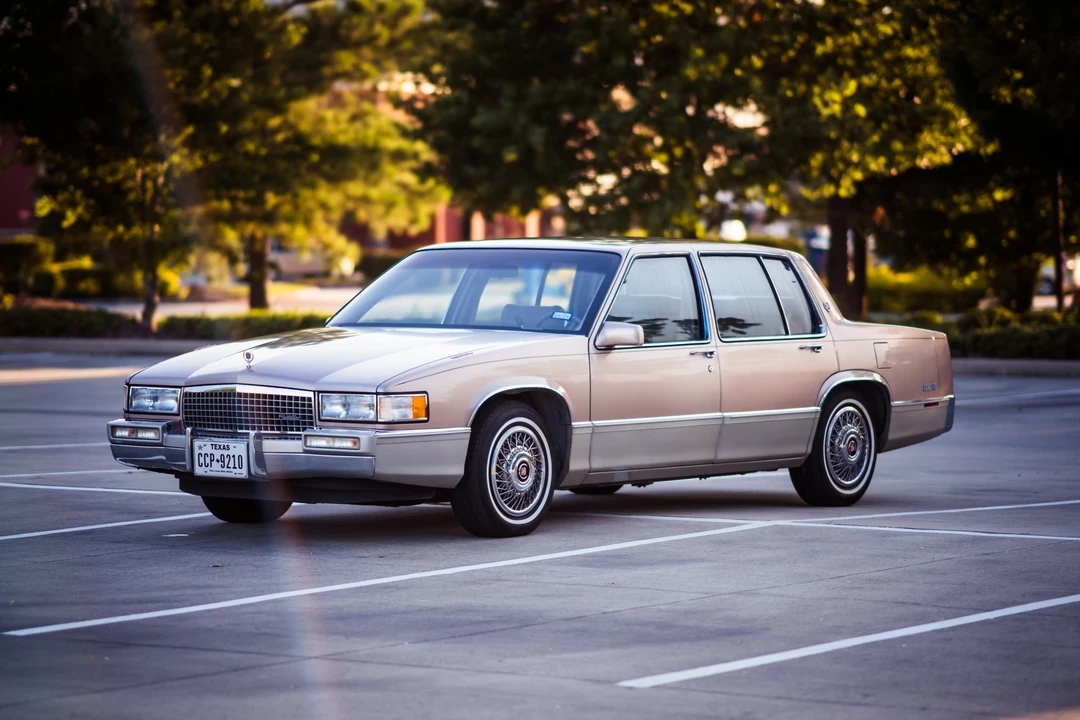 1989 Cadillac DeVille 7th Gen - Image 2 of 31