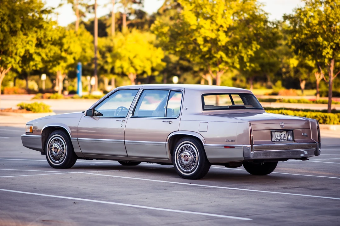 1989 Cadillac DeVille 7th Gen - Image 4 of 31