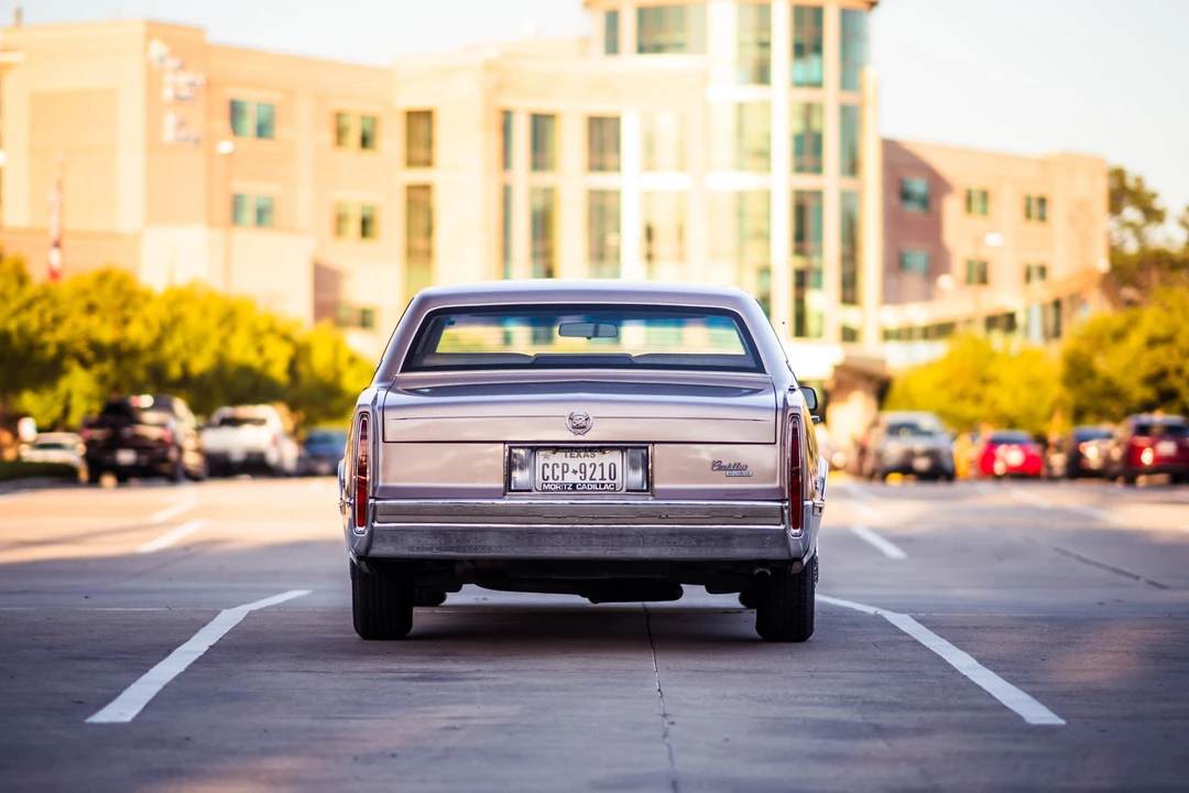 1989 Cadillac DeVille 7th Gen - Image 5 of 31