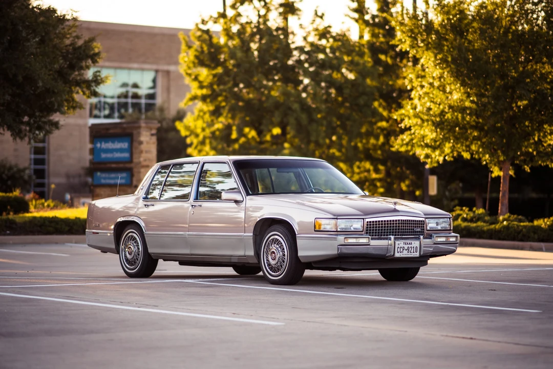 1989 Cadillac DeVille 7th Gen - Image 8 of 31
