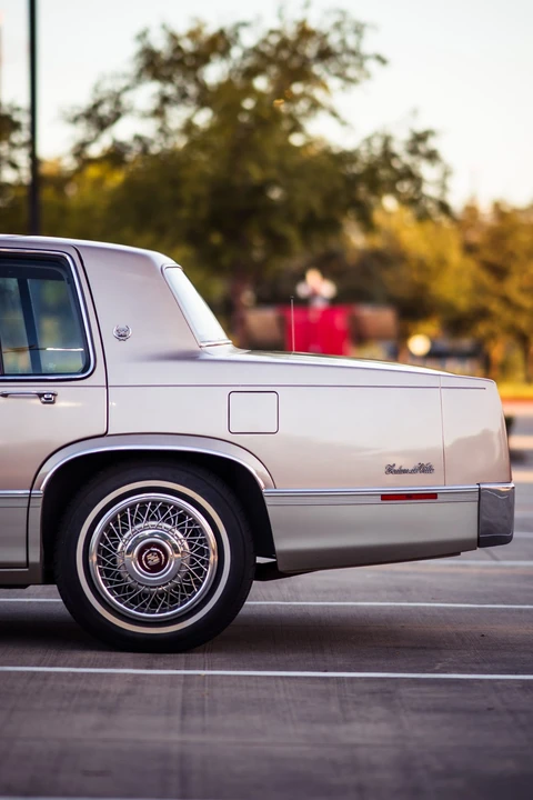 1989 Cadillac DeVille 7th Gen - Image 11 of 31