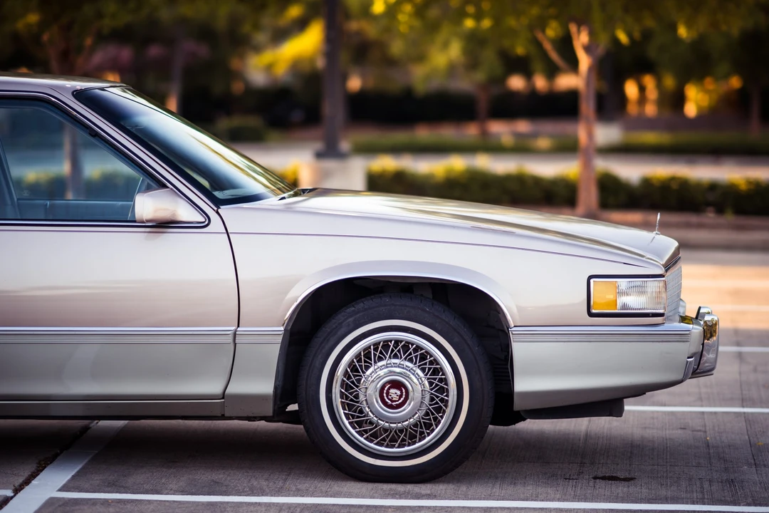 1989 Cadillac DeVille 7th Gen - Image 13 of 31