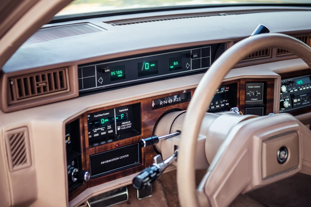 1989 Cadillac DeVille 7th Gen - Image 28 of 31
