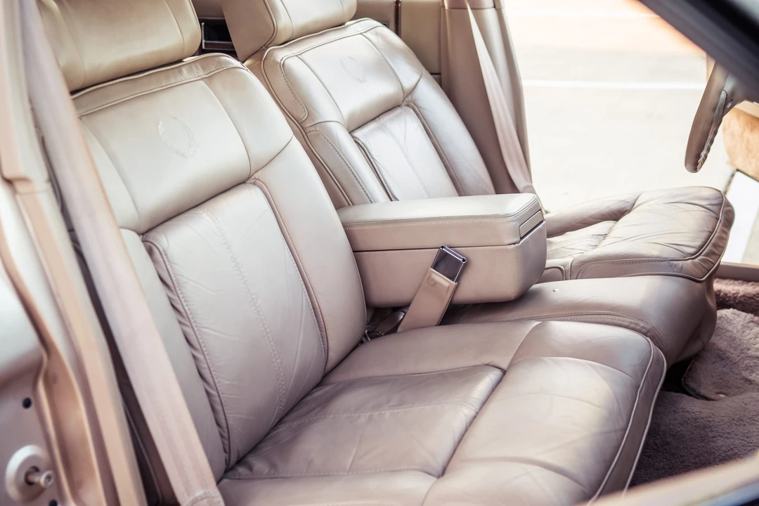 1989 Cadillac DeVille 7th Gen - Image 24 of 31