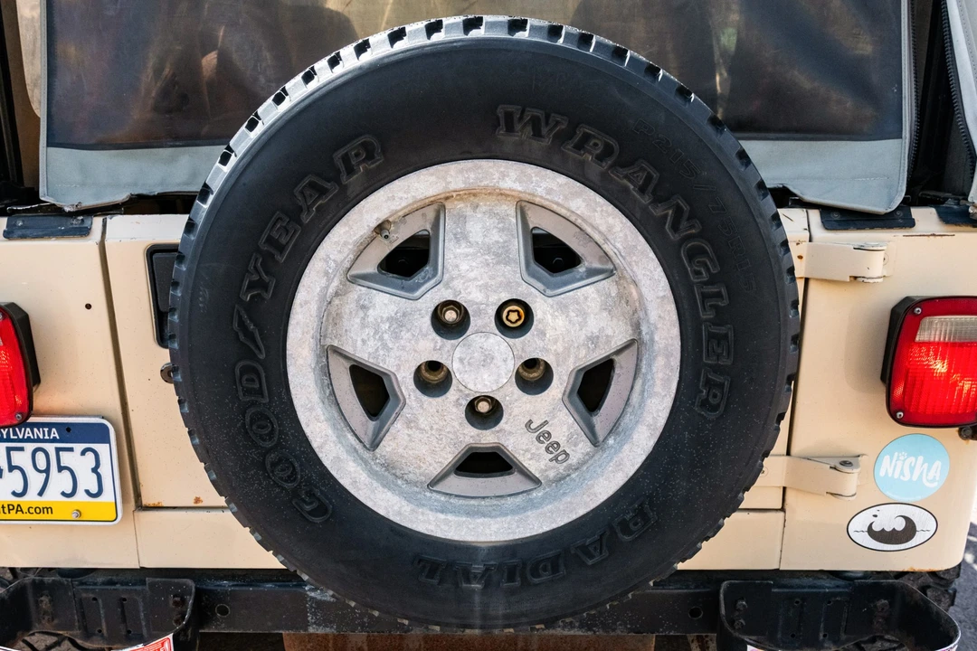 1989 Jeep YJ Wrangler - Image 23 of 31