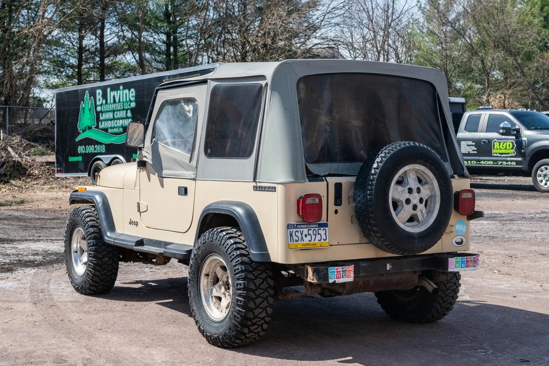 1989 Jeep YJ Wrangler - Image 4 of 31